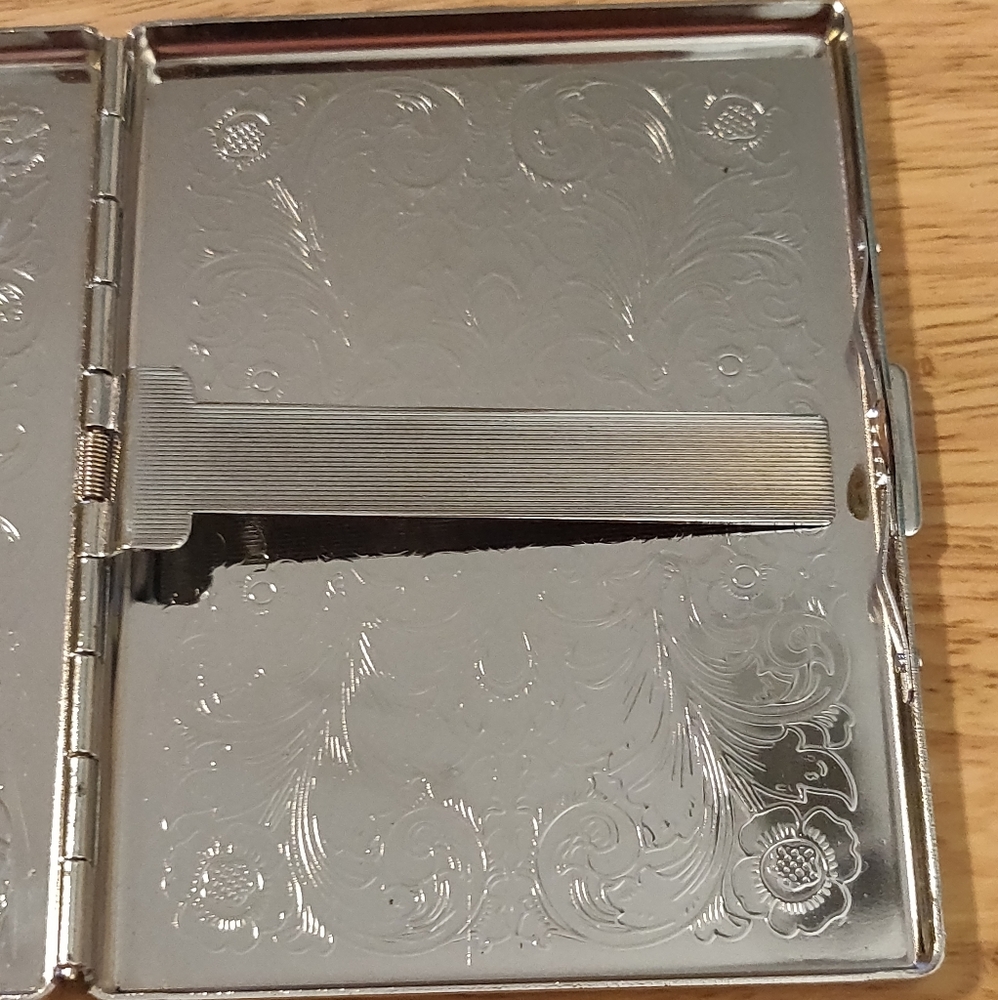 Designed Card Case - Silver - Picture 4 of 7